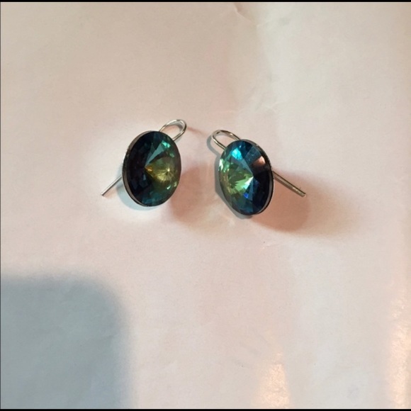 🎁Host Pick🎁 Preciosa green crystal earrings - Picture 4 of 5